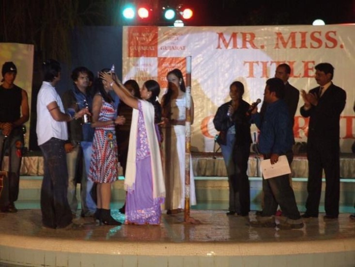 https://strongroots.sapratigs.com/wp-content/uploads/2023/03/Crowning-Miss-Gujarat-Groomed-Contestants-of-the-Pageant.jpeg