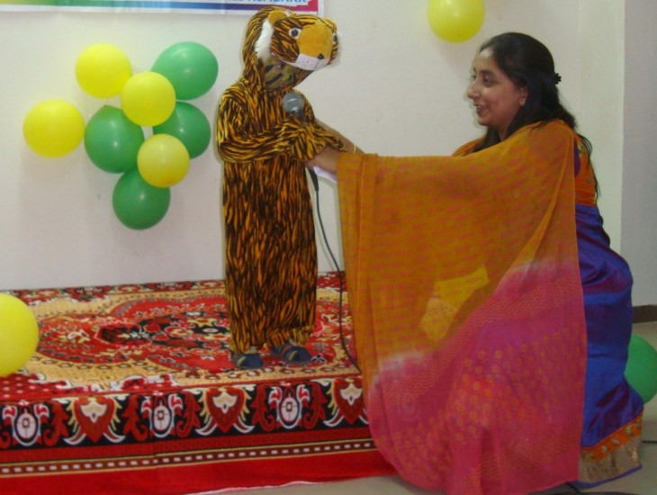 https://strongroots.sapratigs.com/wp-content/uploads/2023/03/Public-Speaking-Skills-through-Fancy-Dress.jpeg